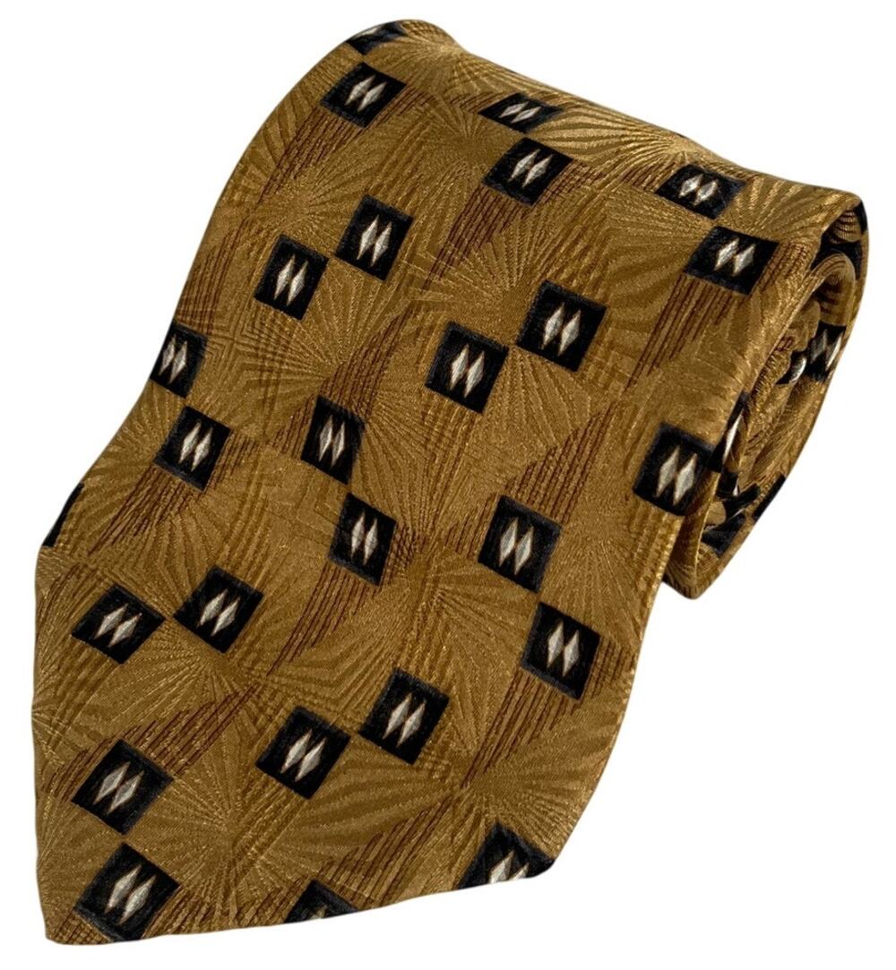 Bill Blass Black Label Gold Neat Geometric Diamond Silk Necktie Made in USA 59x4